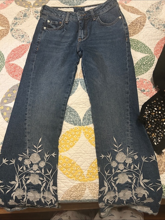 Pilcro Denim - Pilcro Indigo Wide-Leg Jeans with White Floral Embroidery